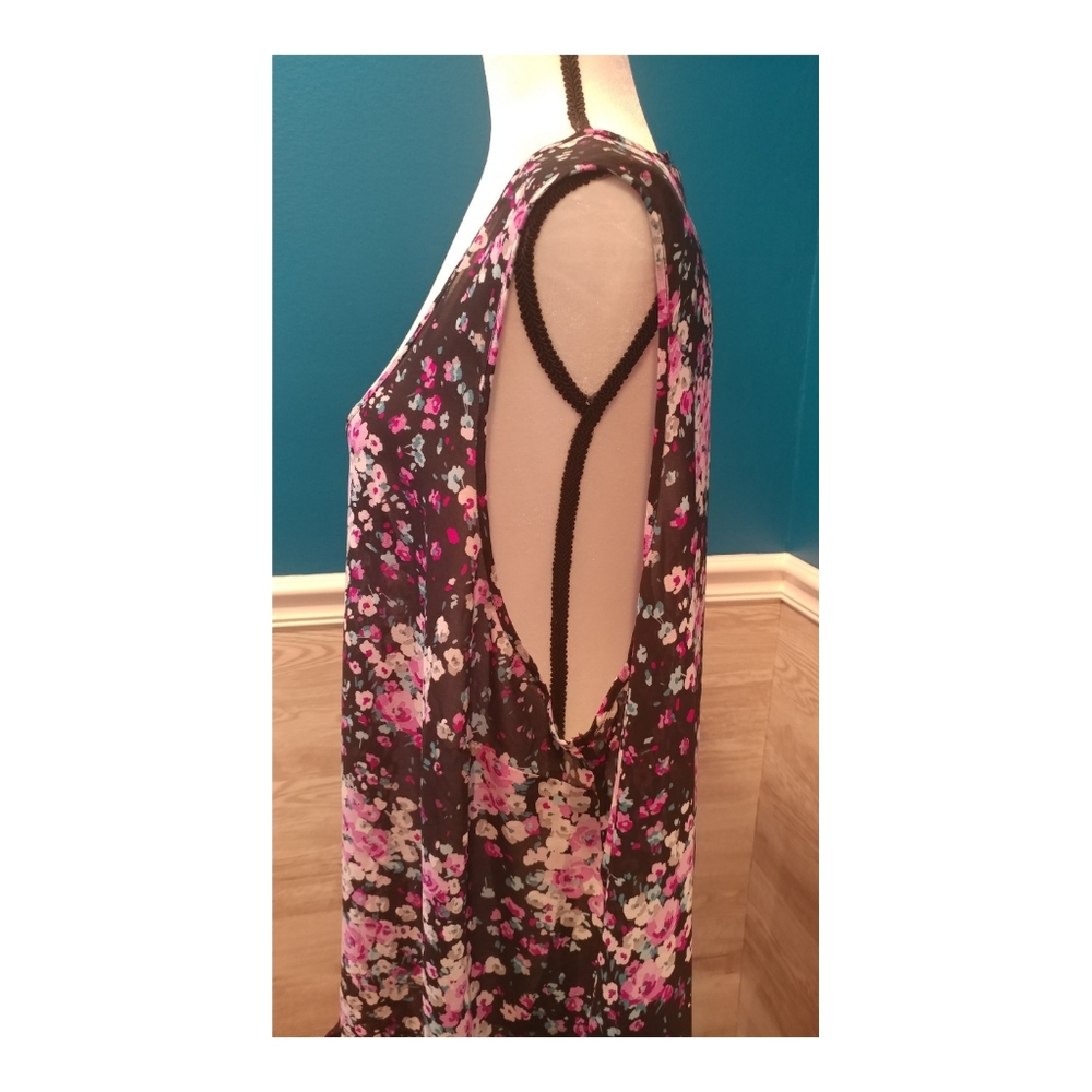 Torrid Hi-low Ruffled Floral Pullover Tank 4X - Picture 2 of 6